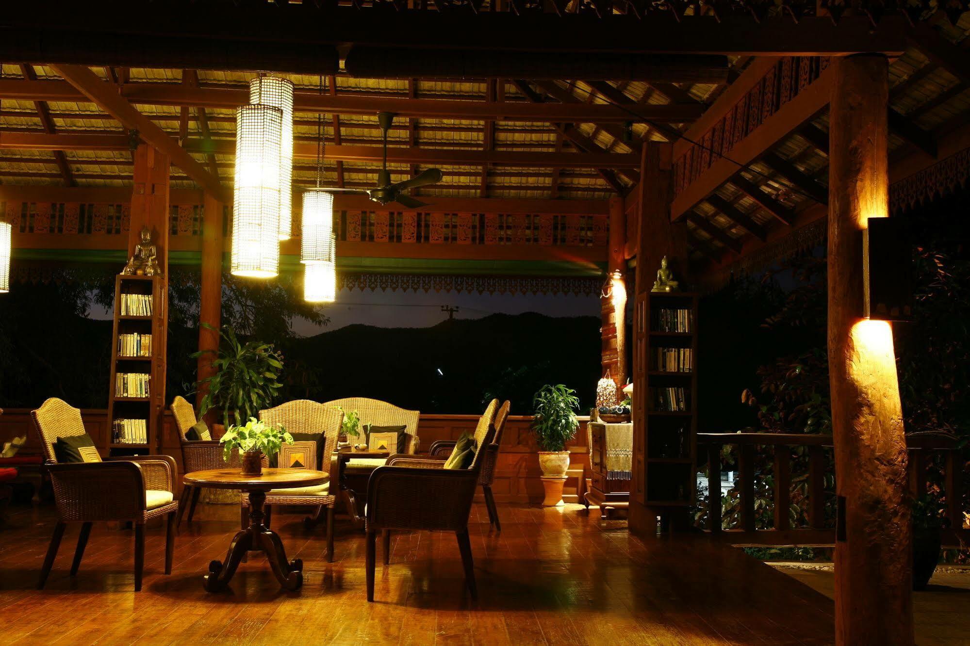 Khum Lanna Hotel Phrao Bagian luar foto