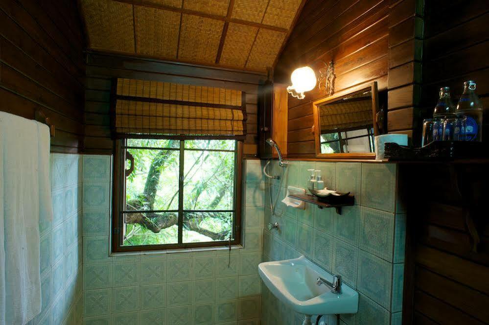 Khum Lanna Hotel Phrao Bagian luar foto