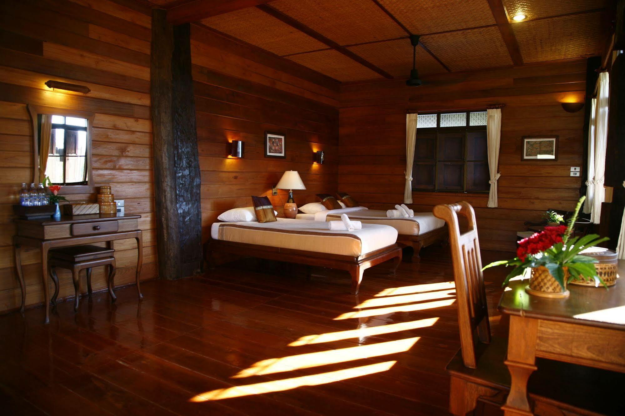 Khum Lanna Hotel Phrao Bagian luar foto